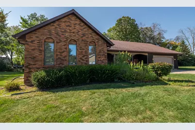 1236  Meadowview Dr, Menasha, WI 54952 - Photo 3