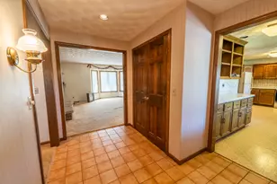 1236 Meadowview Dr, Menasha, WI 54952 - Photo 7