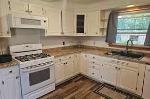 1008 N 23rd St, Manitowoc, WI 54220 - Photo 3