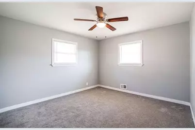 7719 W Fiebrantz Ave, Milwaukee, WI 53222 - Photo 11
