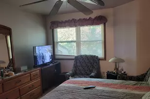 7815 W Heather Ave, Milwaukee, WI 53223 - Photo 7