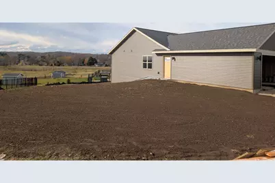 627  Bobolink Ln, Cascade, WI 53011 - Photo 11