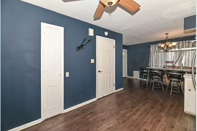 2721 S 76th St, West Allis, WI 53219 - Photo 11