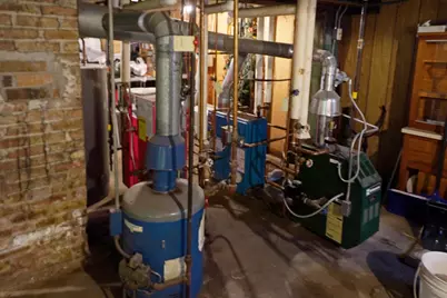 2191 S 60th St, West Allis, WI 53219 - Photo 27