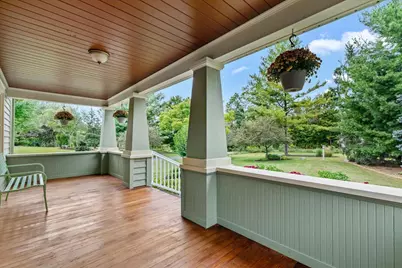 427 N Maple Ln, Racine, WI 53105 - Photo 5