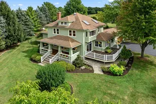 427 N Maple Ln, Racine, WI 53105 - Photo 1