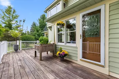 427 N Maple Ln, Racine, WI 53105 - Photo 7