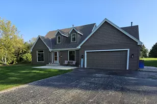 N70W25842 Coventry Ct, Lisbon, WI 53089 - Photo 5