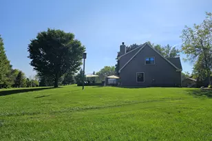 N70W25842 Coventry Ct, Lisbon, WI 53089 - Photo 7