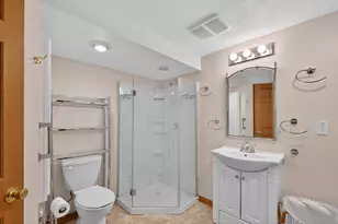 3925 W College Ave, Franklin, WI 53221 - Photo 23