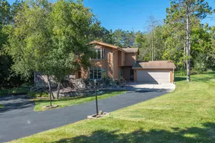 W318N1045 Huckleberry Way, Delafield, WI 53018 - Photo 23