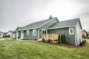 W206N16178 Stonebrook Dr, Jackson, WI 53037 - Photo 3