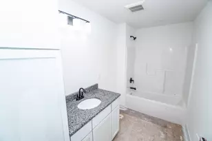 W206N16182 Stonebrook Dr, Jackson, WI 53037 - Photo 17