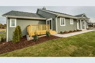 W206N16182  Stonebrook Dr, Jackson, WI 53037 - Photo 1