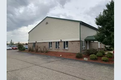 1812  Hobbs Dr, Delavan, WI 53115 - Photo 3