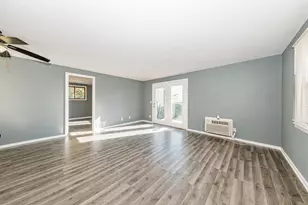 4502 W Crawford Ave, Greenfield, WI 53220 - Photo 5