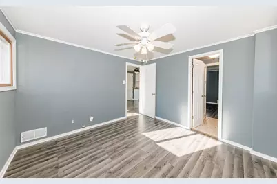 4502 W Crawford Ave #4504, Greenfield, WI 53220 - Photo 17