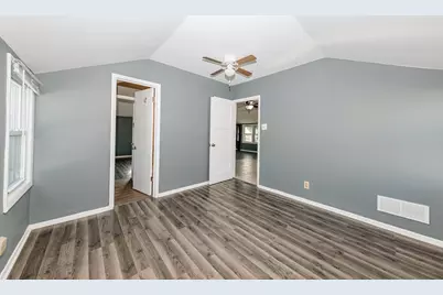 4502 W Crawford Ave #4504, Greenfield, WI 53220 - Photo 27