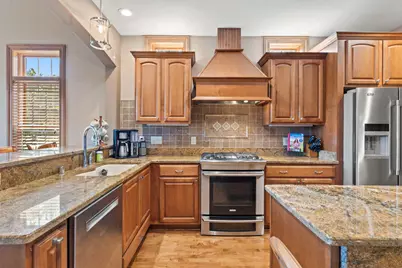 6507  Willow Ct, Racine, WI 53185 - Photo 11