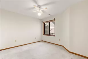 217 Hartford Square, Hartford, WI 53027 - Photo 15