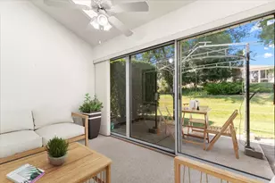 217 Hartford Square, Hartford, WI 53027 - Photo 9