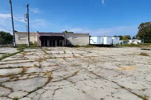 548 W College Ave, Milwaukee, WI 53207 - Photo 1