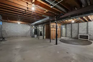 1012 W Cedar Ridge Ct, Mequon, WI 53092 - Photo 25