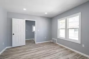 2054 S 77th St, West Allis, WI 53219 - Photo 13