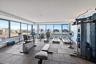 929 N Astor St, Milwaukee, WI 53202 - Photo 23