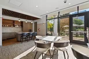 929 N Astor St, Milwaukee, WI 53202 - Photo 17