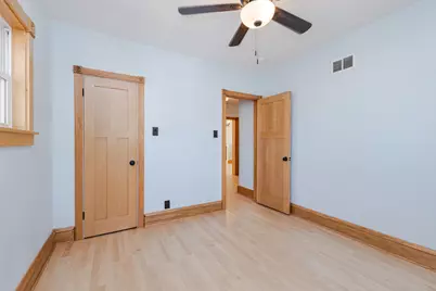 3457 S 10th St, Milwaukee, WI 53215 - Photo 13