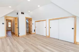 3457 S 10th St, Milwaukee, WI 53215 - Photo 7