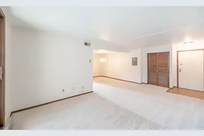 9002 W Lisbon Ave #202, Milwaukee, WI 53222 - Photo 3