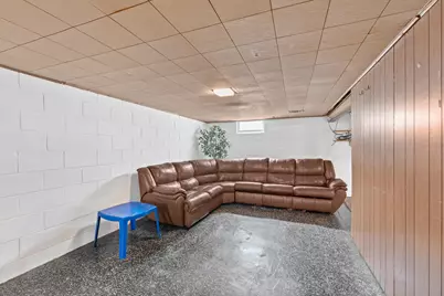 8220 W Lynmar Ter, Milwaukee, WI 53222 - Photo 21