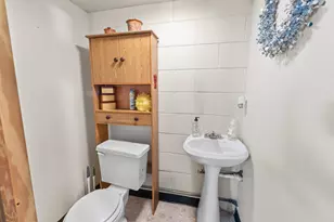 8220 W Lynmar Terrace, Milwaukee, WI 53222 - Photo 19