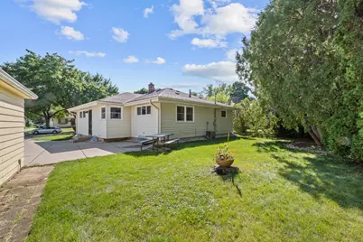 8220 W Lynmar Ter, Milwaukee, WI 53222 - Photo 25