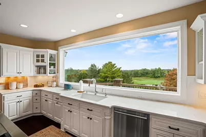 1702 E Juniper Way, Hartland, WI 53029 - Photo 5