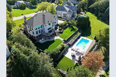 1702 E Juniper Way, Hartland, WI 53029 - Photo 3