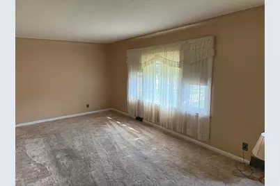 813  Hickory St -, Mauston, WI 53948 - Photo 3