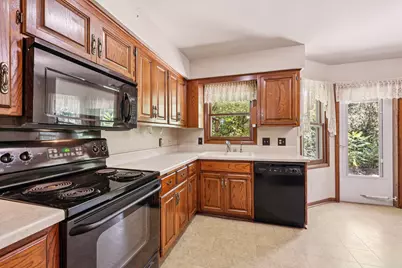 W305N5260  Gail Ln, Hartland, WI 53029 - Photo 13