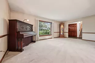 W305N5260 Gail Ln, Hartland, WI 53029 - Photo 7