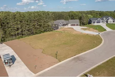 2040  Paradise Hills Ct, Trenton, WI 53095 - Photo 3