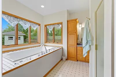 710  Moraine Ct, Kewaskum, WI 53040 - Photo 15