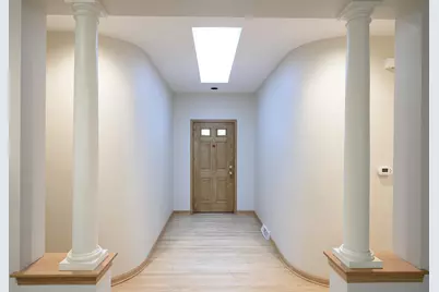 2315  Stoney Ln, Grafton, WI 53024 - Photo 5