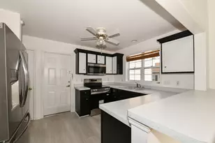 5228 S Hidden Dr, Greenfield, WI 53221 - Photo 19