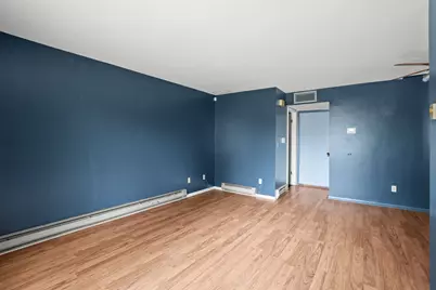 8657 N 72nd St, Milwaukee, WI 53223 - Photo 5