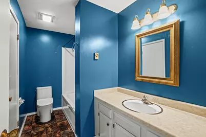 8657 N 72nd St, Milwaukee, WI 53223 - Photo 15