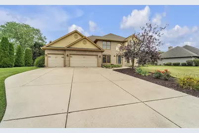 215  Emerald Dr, Racine, WI 53406 - Photo 35