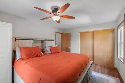 W165N10401  Wagon Trl, Germantown, WI 53022 - Photo 7