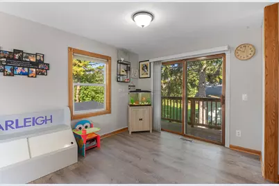 W165N10401  Wagon Trl, Germantown, WI 53022 - Photo 27